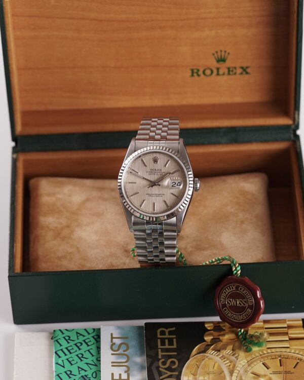 rolex-oyster-perpetual-datejust-silver-tapestry-16234-1993-full-set