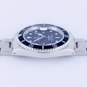 rolex-submariner-date-16610-4