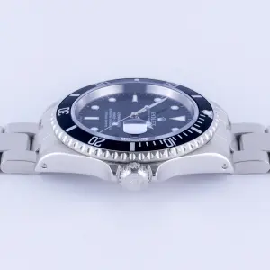 rolex-submariner-date-16610-4