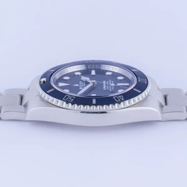 rolex-submariner-no-date-124060