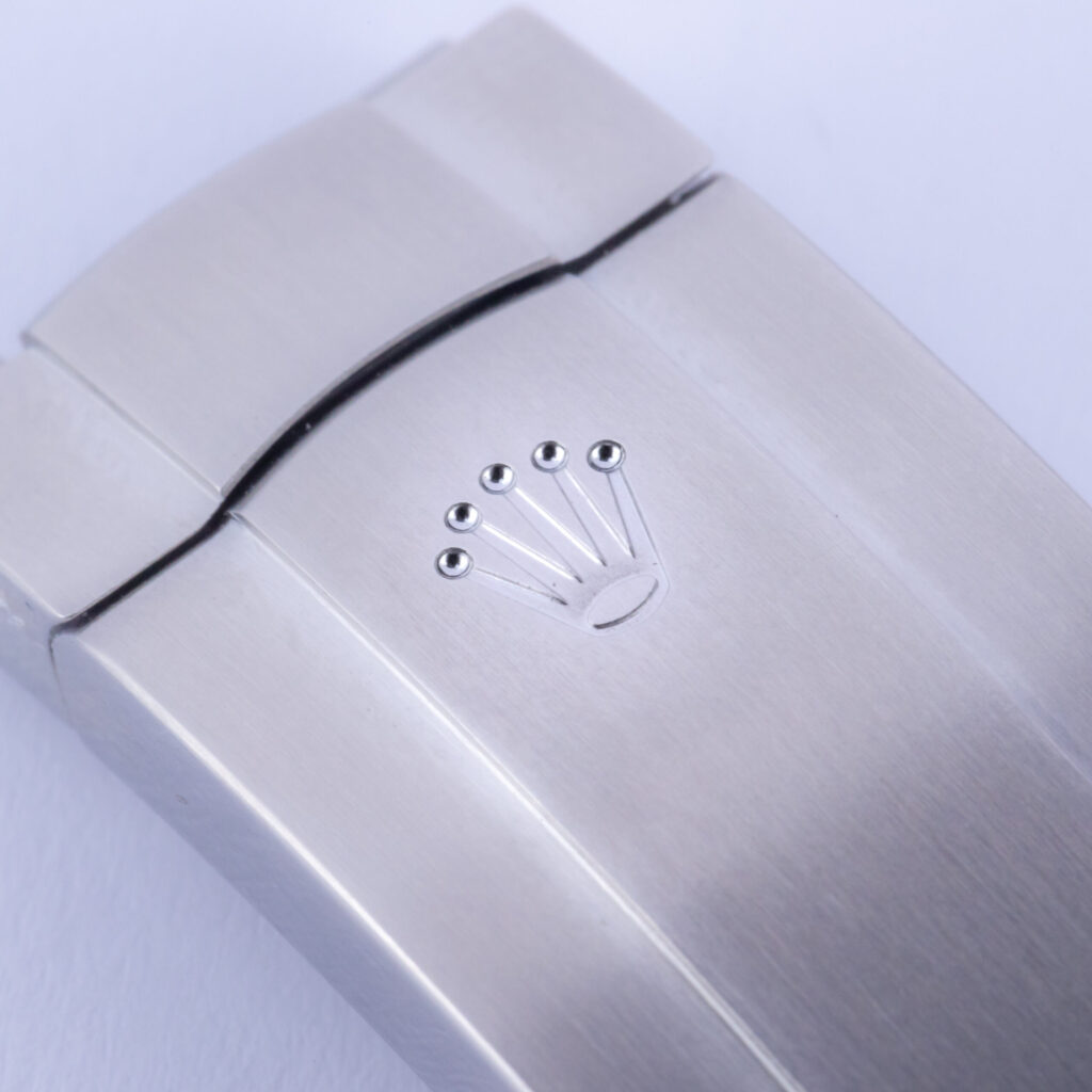 rolex-oyster-perpetual-124300-2