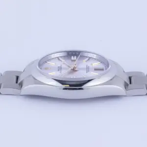rolex-oyster-perpetual-124300-2