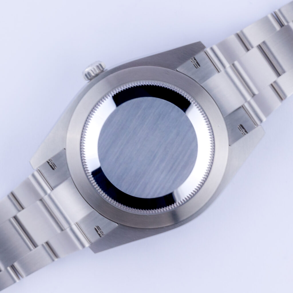 rolex-oyster-perpetual-124300-2