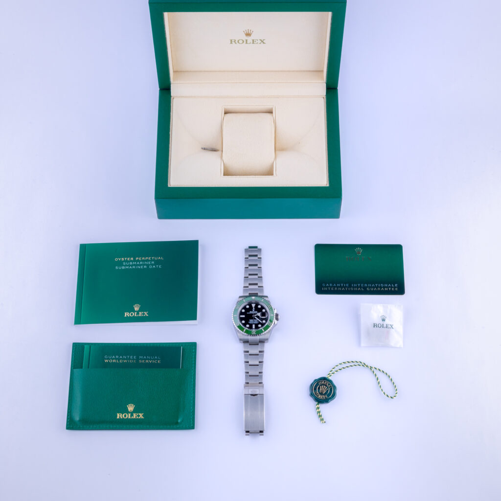 Rolex Submariner Starbucks 126610LV 2024 (Full Set) 15 rolex-submariner-126610lv