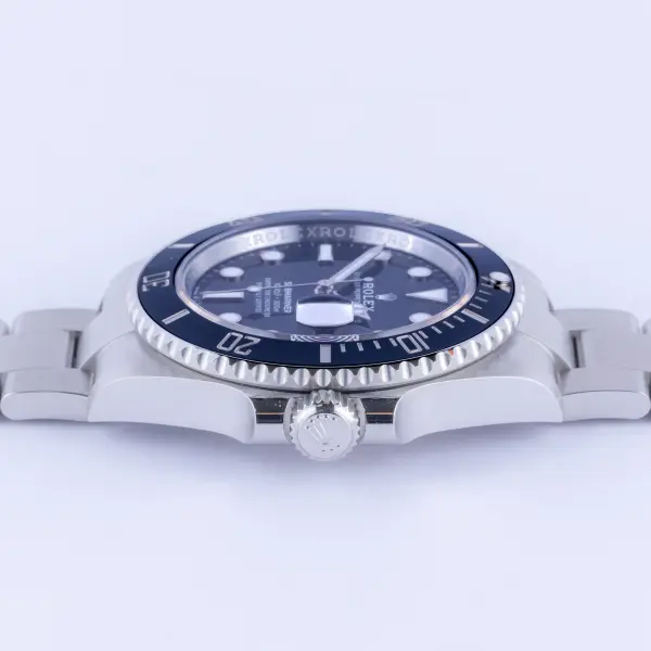 rolex-submariner-126610ln-3