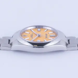 rolex-oyster-perpetual-124300-3