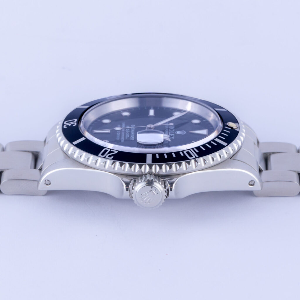Rolex Submariner Date Black 16610 1995 12 rolex-submariner-16610-15