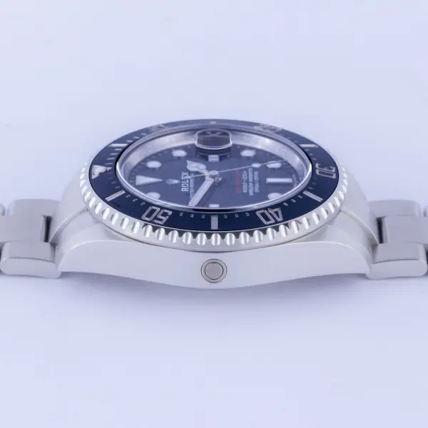 rolex-sea-dweller-126600-2