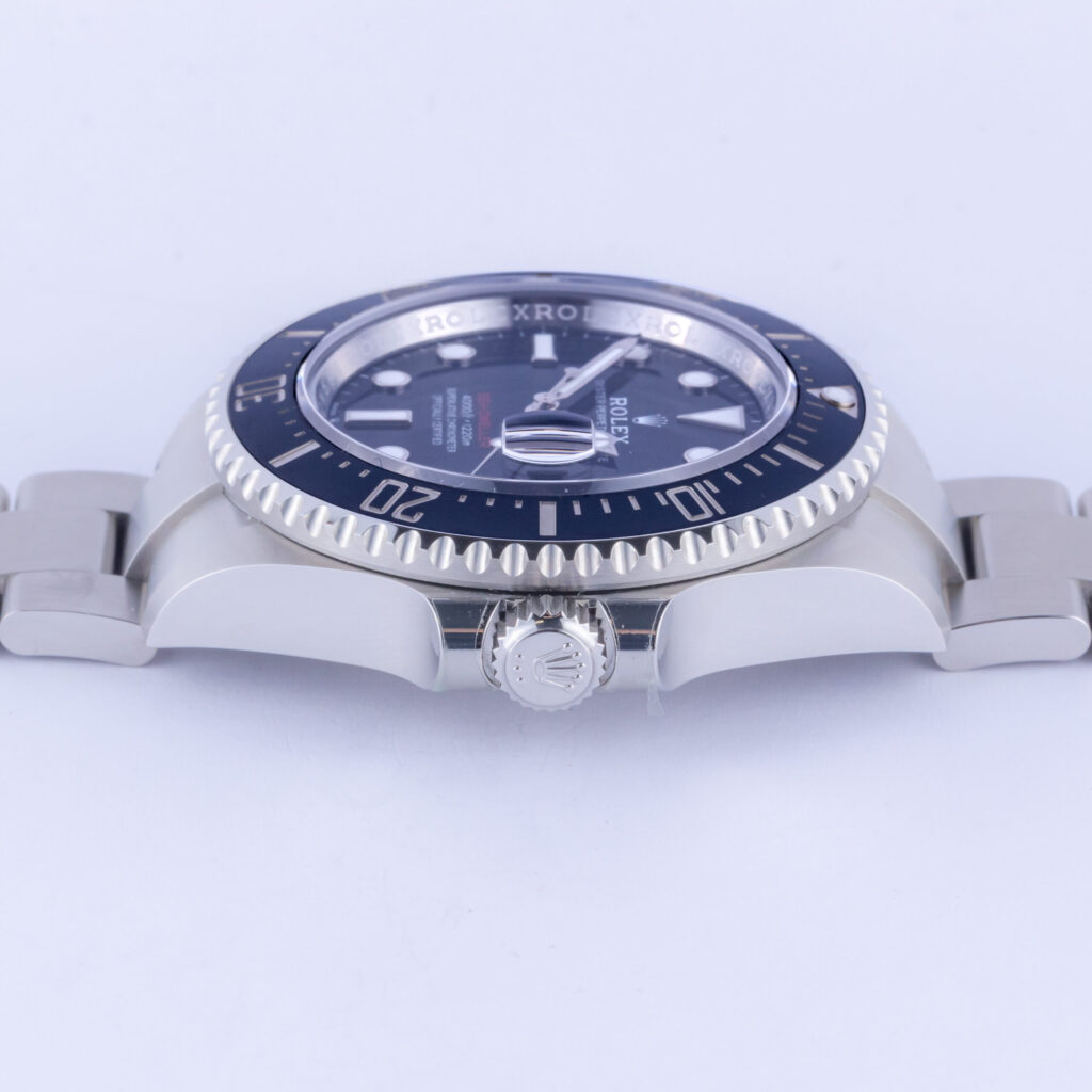 Rolex Sea-Dweller Black "Red Line" 126600 2024 (Volledige Set) 12 Rolex Sea-Dweller 126600