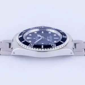 rolex-submariner-14060m-2