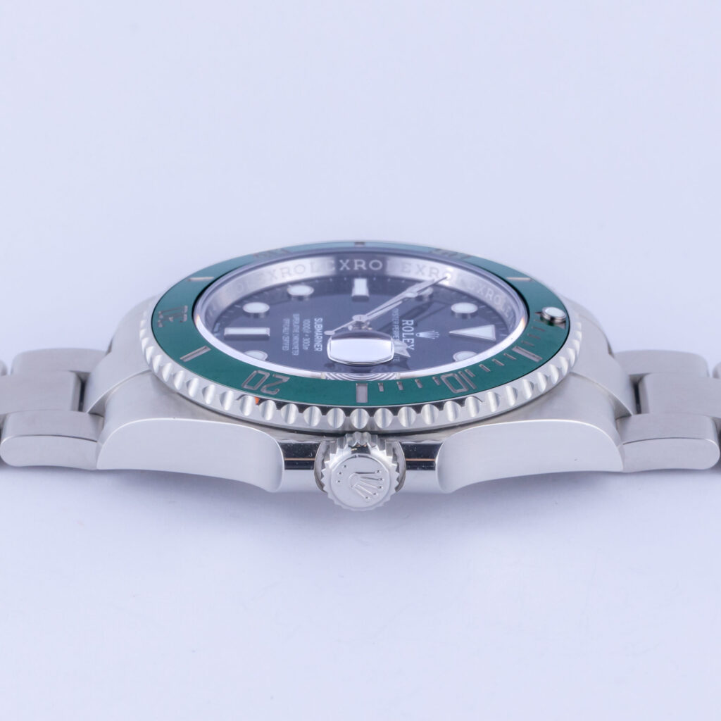 Rolex Submariner Starbucks 126610LV 2022 (Full Set) 13 rolex-submariner-126610lv-8