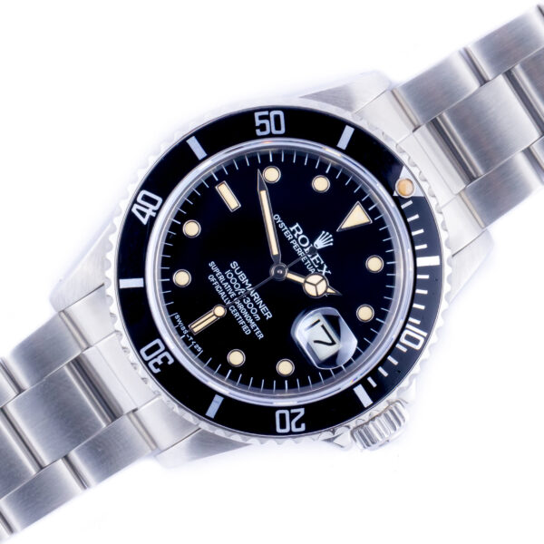 rolex-submariner-16800-2