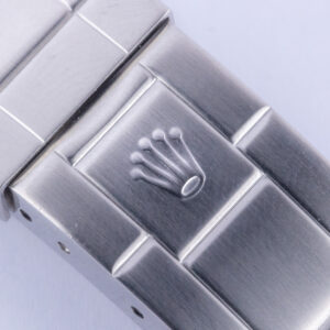 rolex-submariner-16800-2