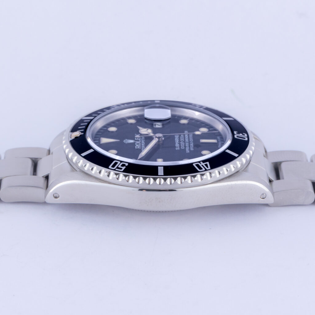 rolex-submariner-16800-2