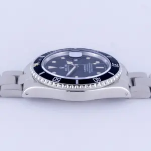 rolex-submariner-16800-2