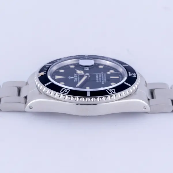 rolex-submariner-16800-2