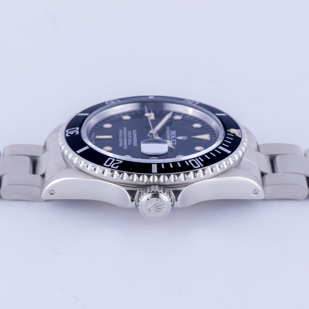 rolex-submariner-16800-2
