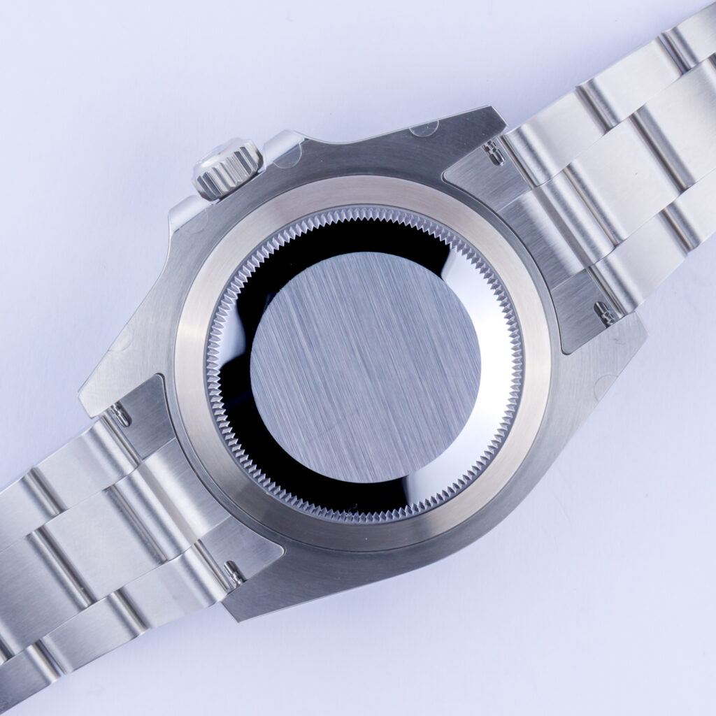 rolex-submariner-126610lv-10