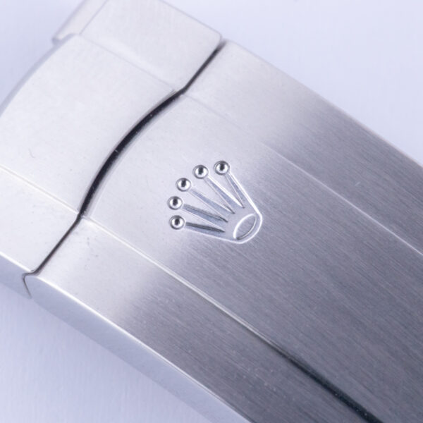 rolex-oyster-perpetual-126000-3