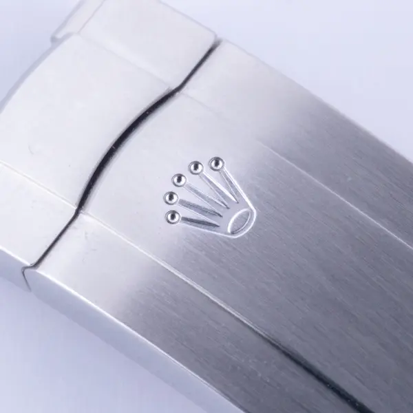 rolex-oyster-perpetual-126000-3