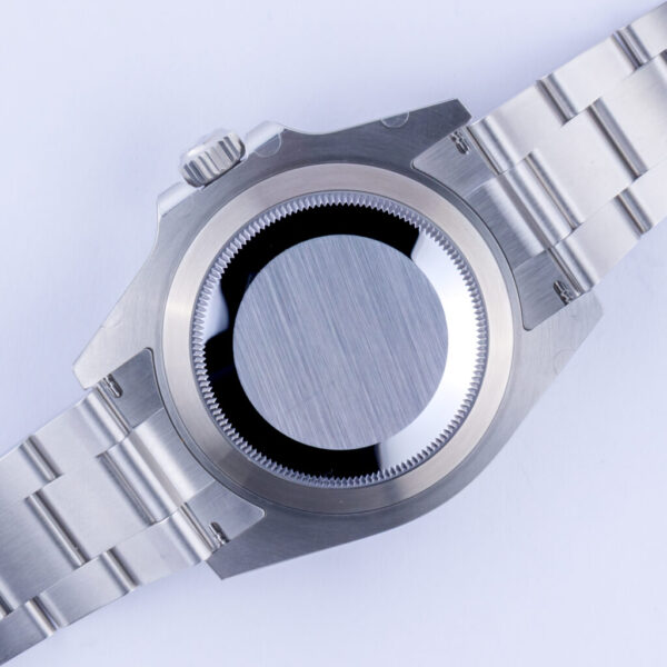 rolex-submariner-126610lv-11