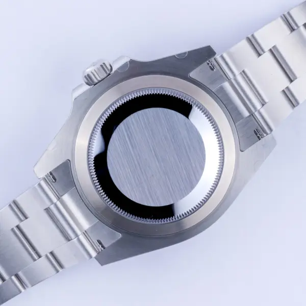 rolex-submariner-126610lv-11