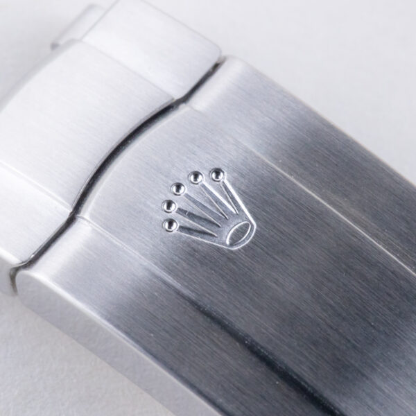 rolex-oyster-perpetual-114300-2