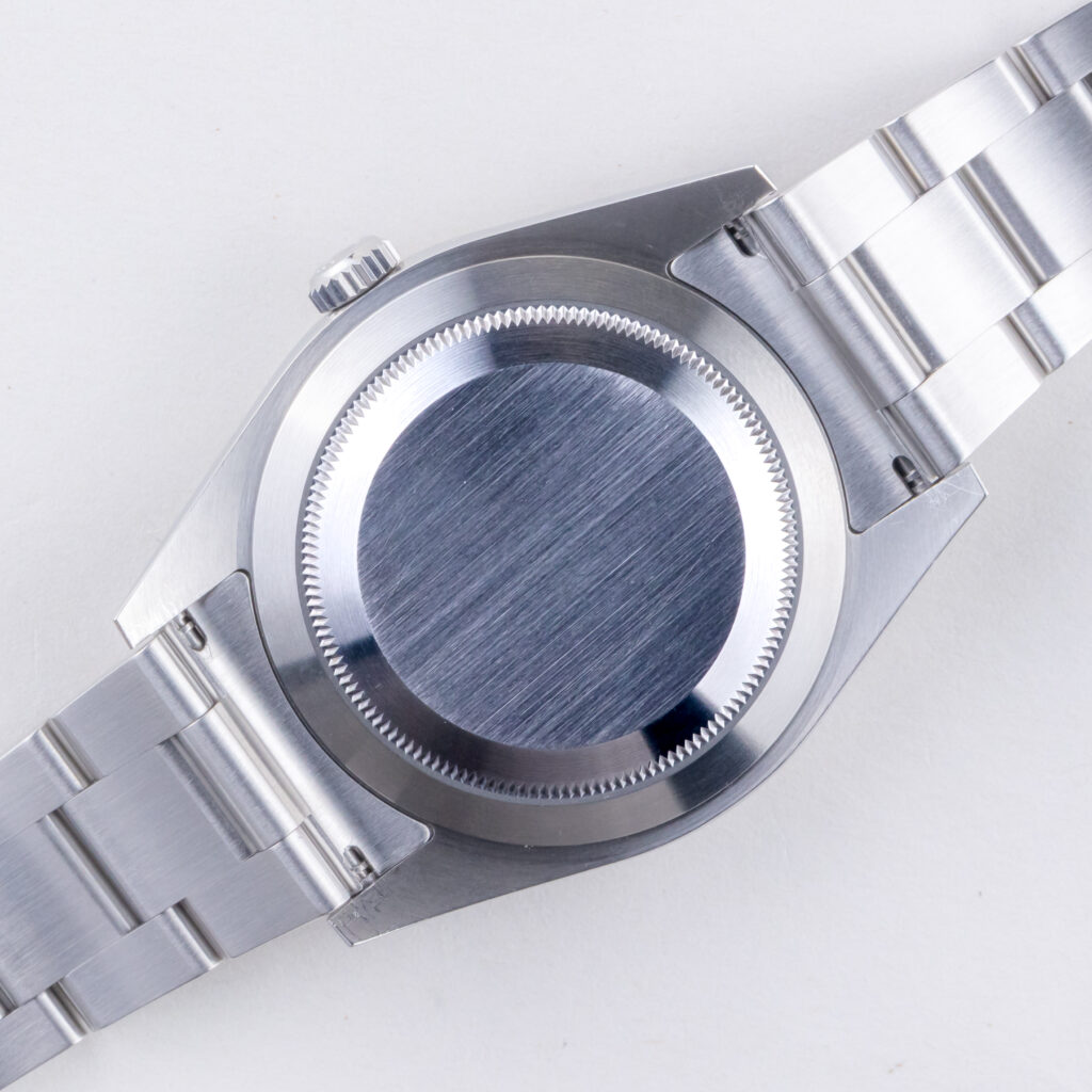 rolex-oyster-perpetual-114300-2