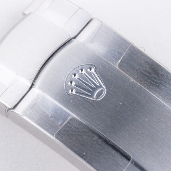 rolex-oyster-perpetual-126000-4