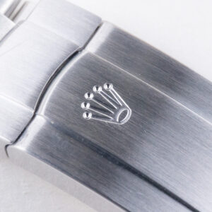 rolex-oyster-perpetual-124300-10