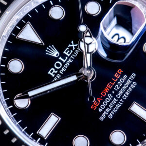 Alternative view of Rolex Sea-Dweller Black "Red Line" 126600 2025 (Vollständiger Satz)