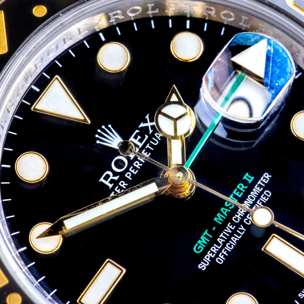 Alternative view of Rolex GMT-Master II Black 116713LN 2015 (Volledige Set)